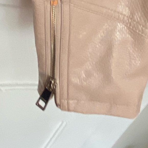 SZ L GUESS PINK FAUX LEATHER MOTO JACKET - Picture 5 of 14